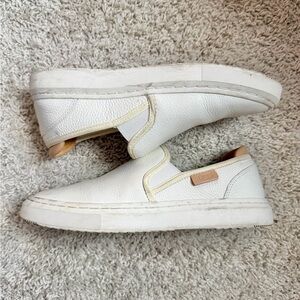 UGG Alameda Slip-On Shoe Size 7